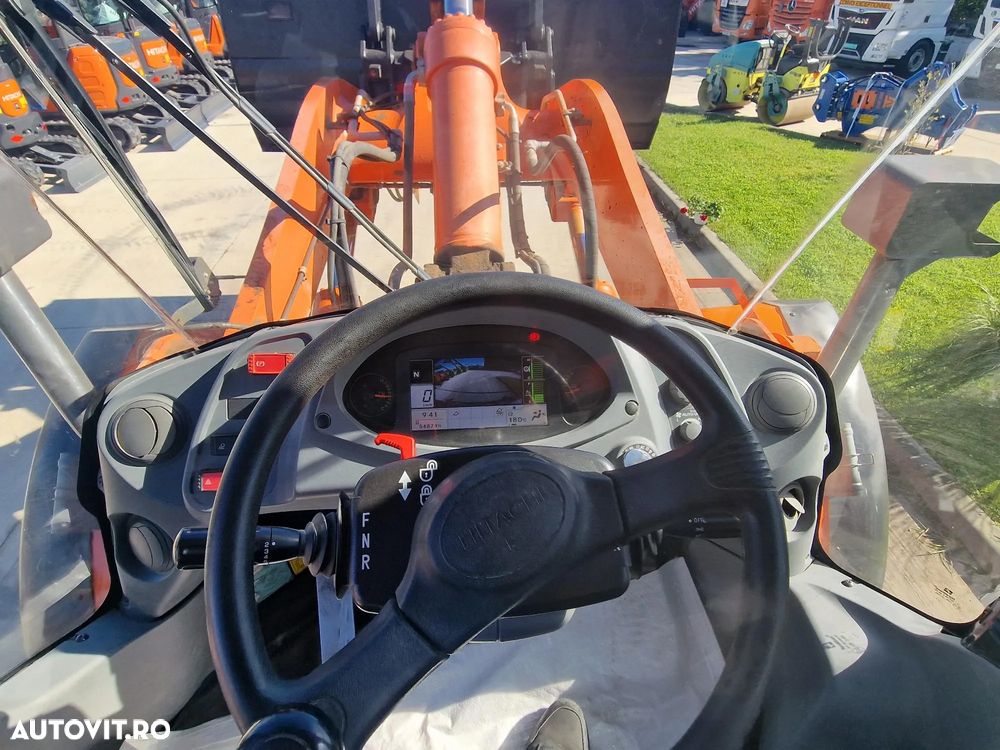 Hitachi ZW220, CUPA 3,5mc, 2018, 24.,392km, 5.880h, consum mediu 8l/h, Gresare automata, Anv MICHELIN 60% OK, ridica 15t, motor 201CP stage IV, basculare cupa la 4,2m, CUPLA RAPIDA, Posibilitate leasing 3 ani, PROMOTIE 86900 EUR+Tva - 34