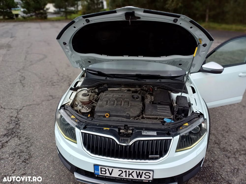 Skoda Octavia Combi Diesel 2.0 TDI 4X4 DSG Scout - 13