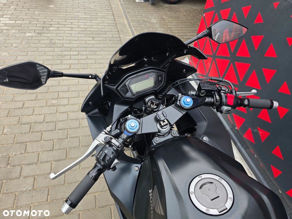 Honda CBR - 16
