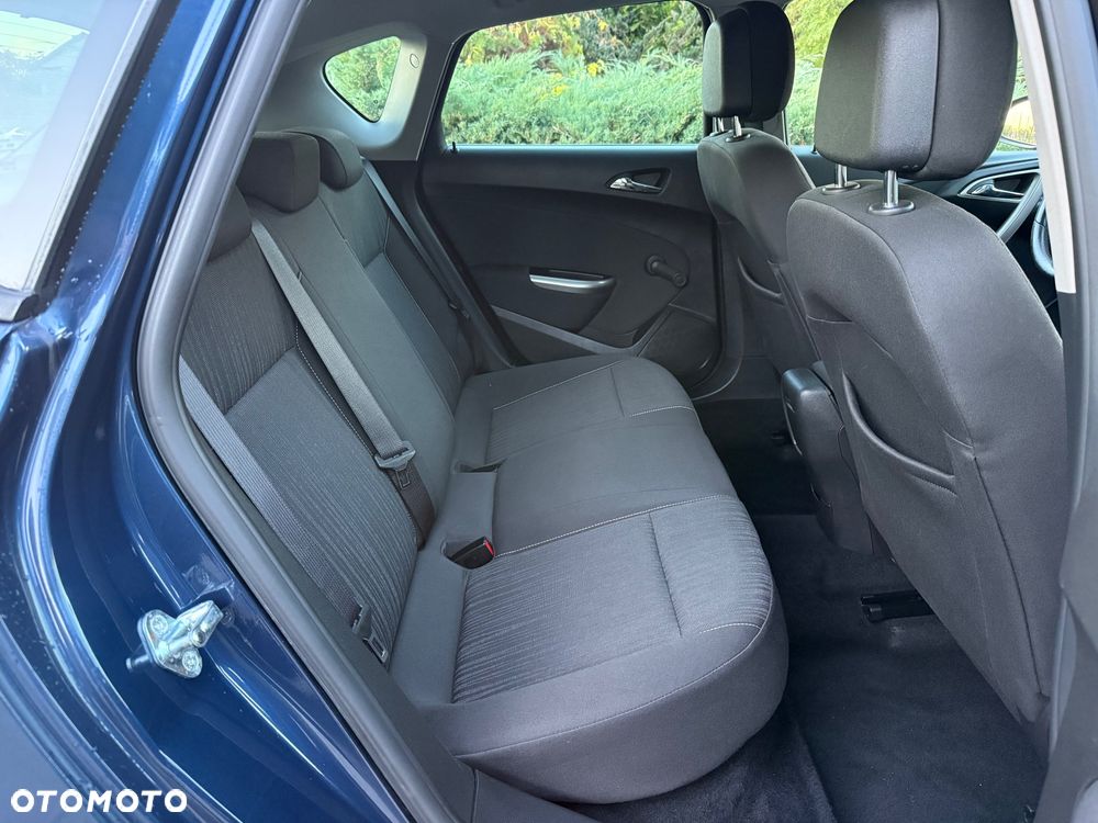 Opel Astra 1.4 Turbo - 9