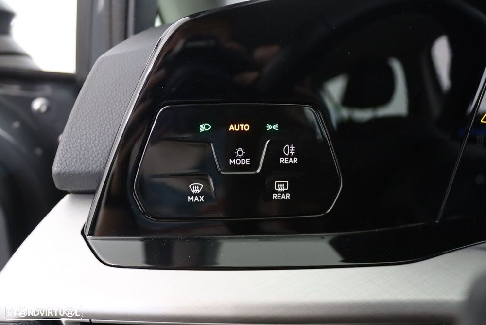 VW Golf 2.0 TDI Life - 17