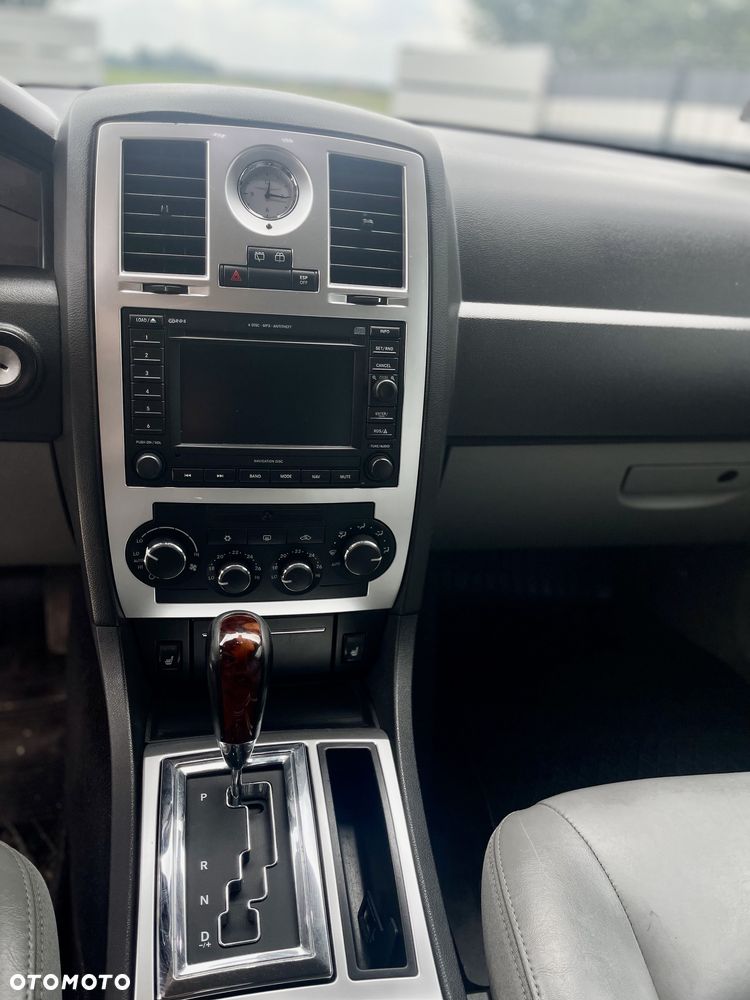 Chrysler 300C - 8