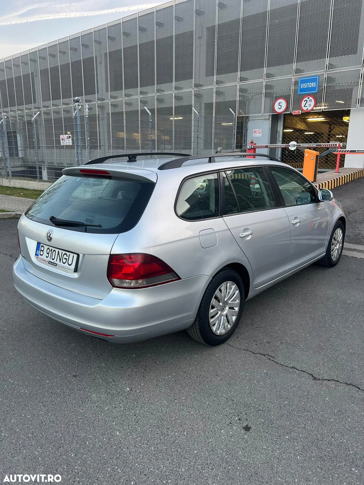 Volkswagen Golf 1.6 TDI BlueMotion Technology DPF Comfortline - 3