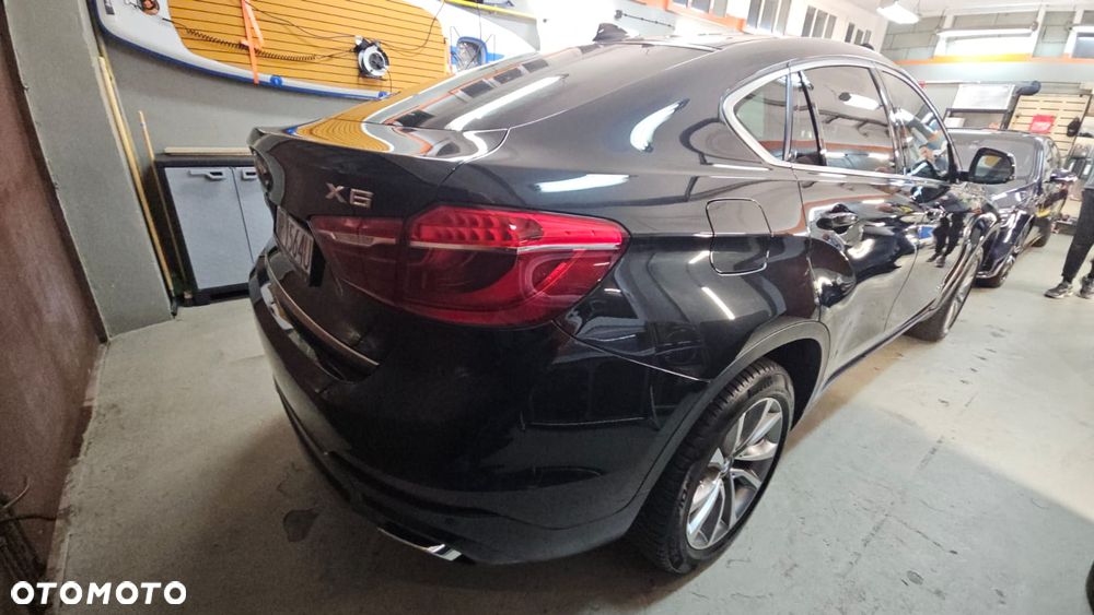BMW X6 35i xDrive - 16
