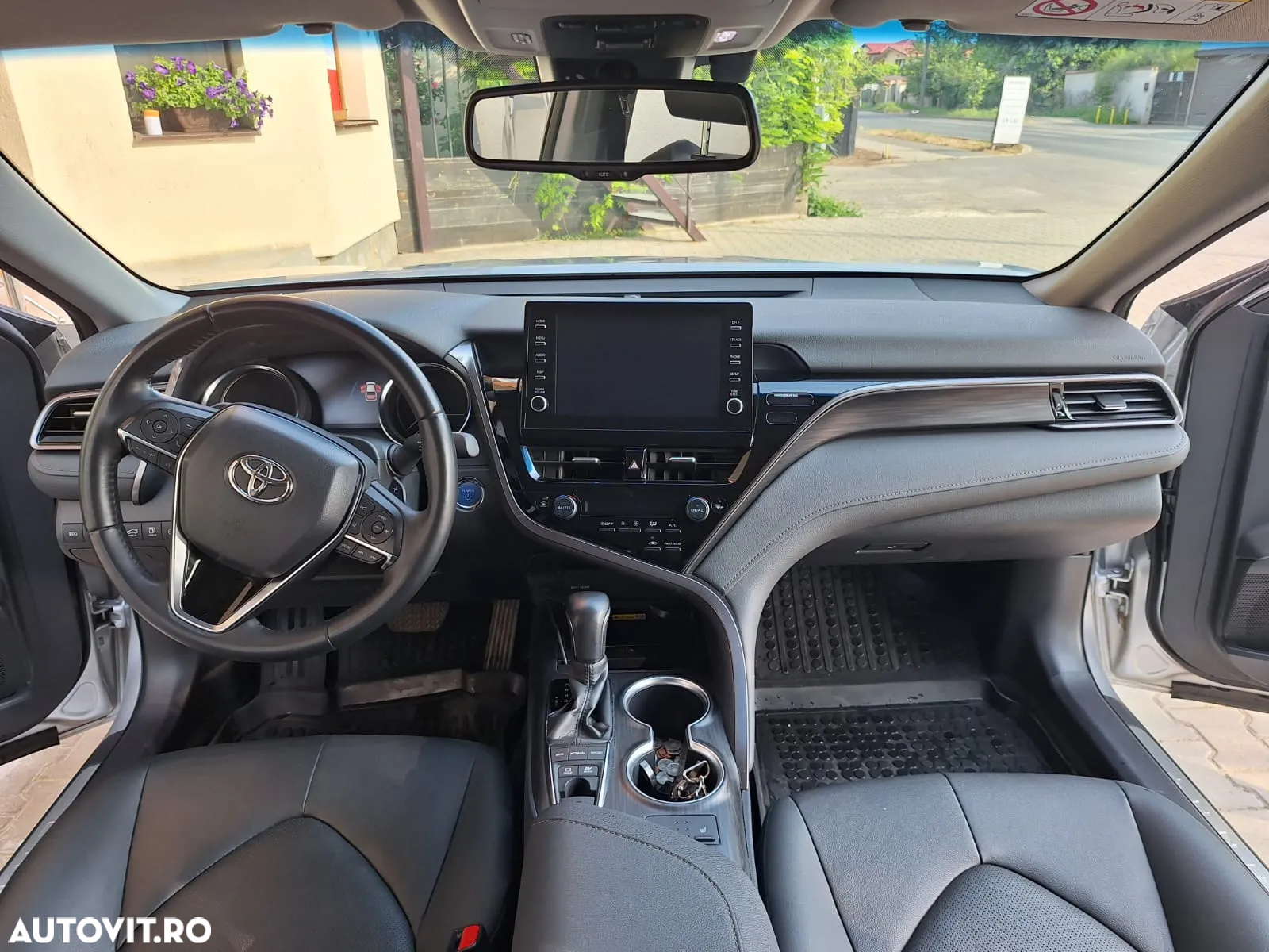 Toyota Camry - 17