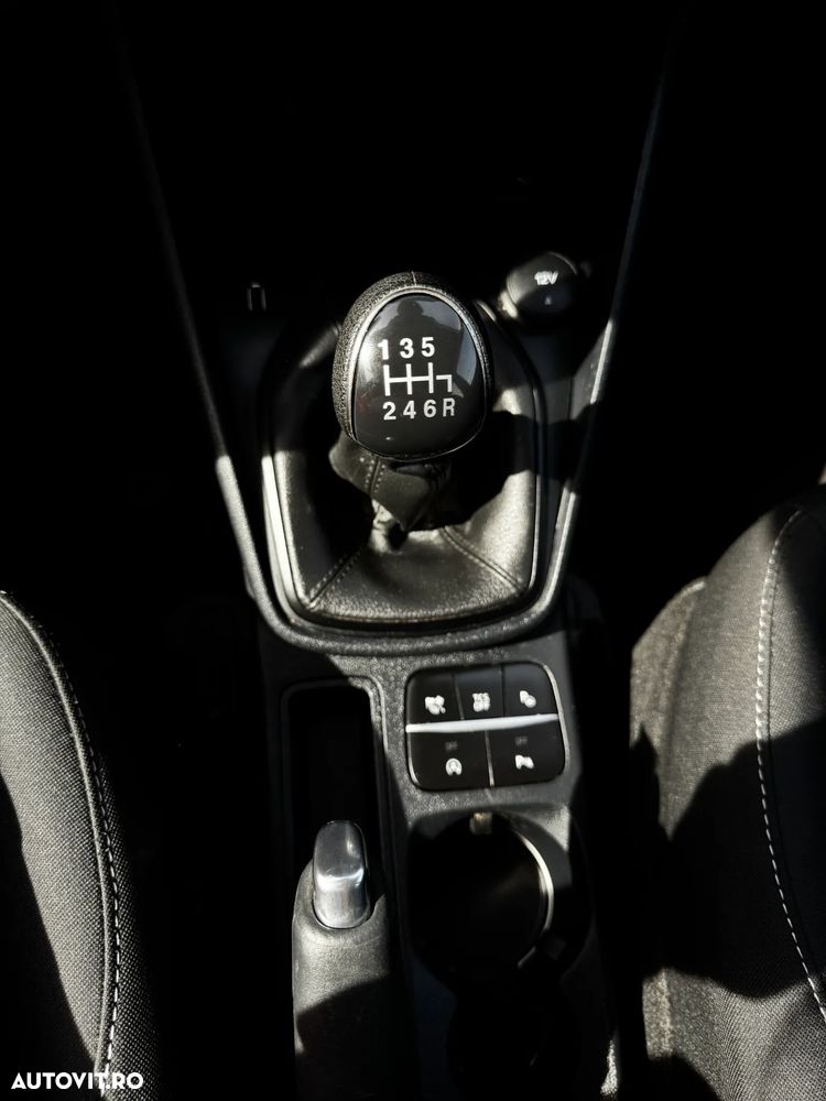 Ford Fiesta - 25
