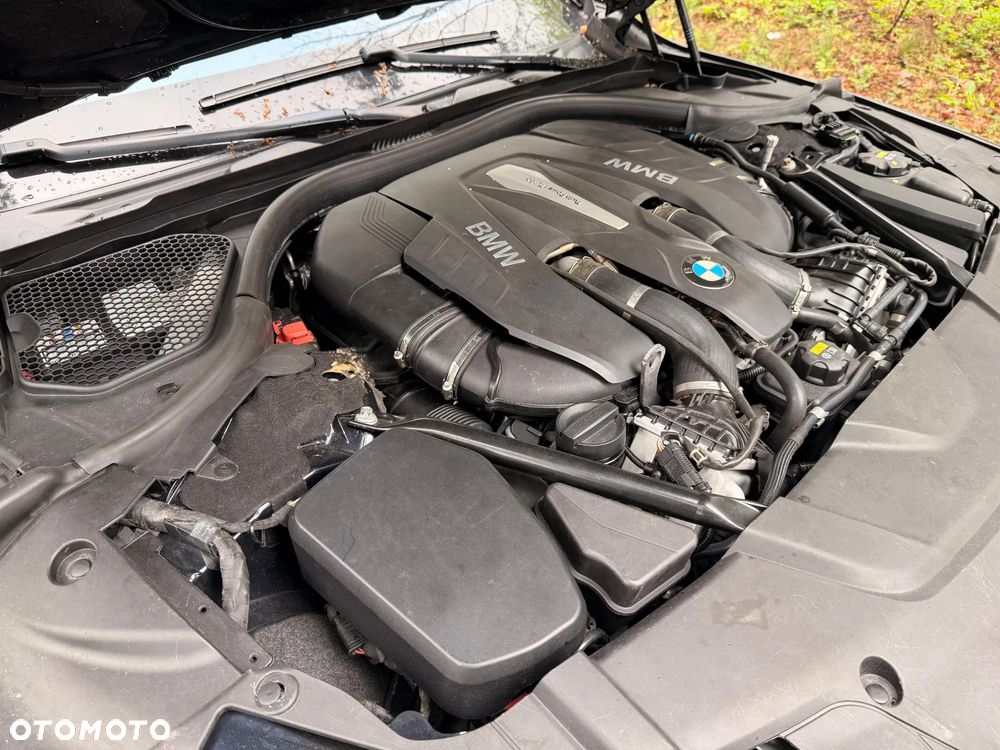 BMW Seria 7 750Li xDrive - 18