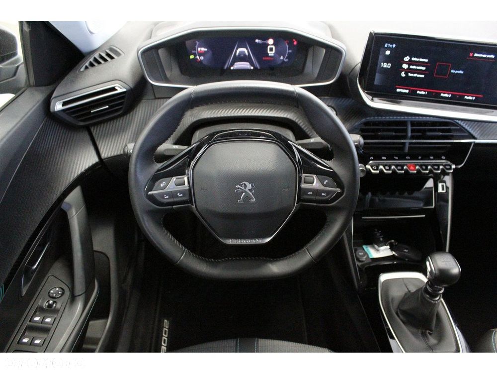 Peugeot 2008 1.5 BlueHDi Allure Pack S&S - 22