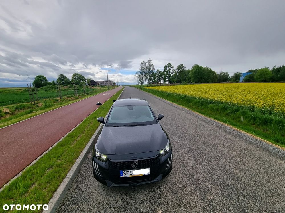 Peugeot 208 - 16