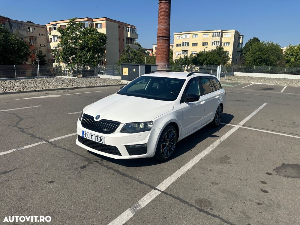 Skoda Octavia Combi Diesel 2.0 TDI DSG RS - 1