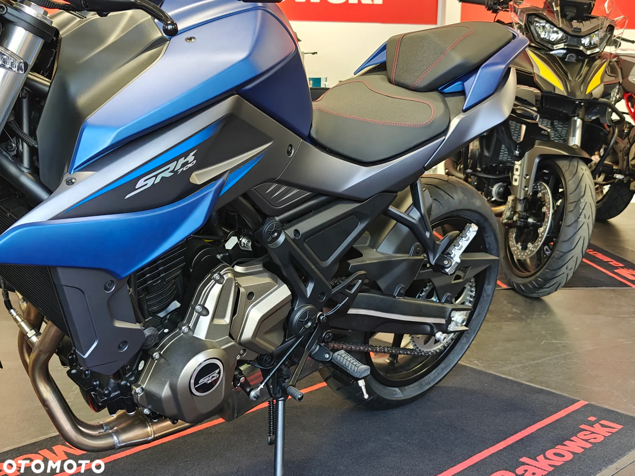 QJMOTOR SRK 700 - 5