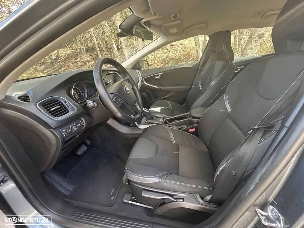 Volvo V40 2.0 D2 Momentum Geartronic - 12