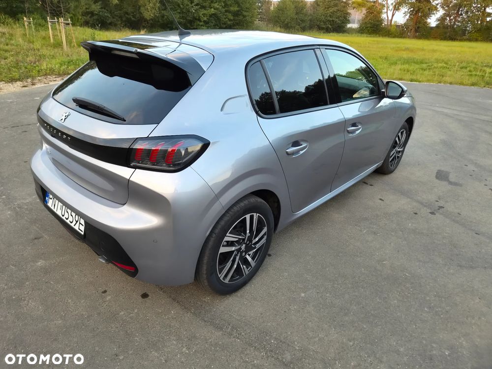 Peugeot 208 - 14