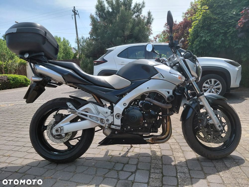 Suzuki GSR - 5