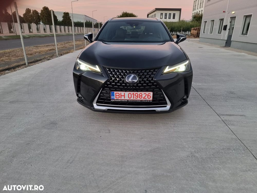 Lexus UX - 5