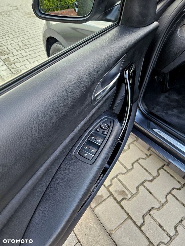 BMW Seria 1 116d Sport Line - 9