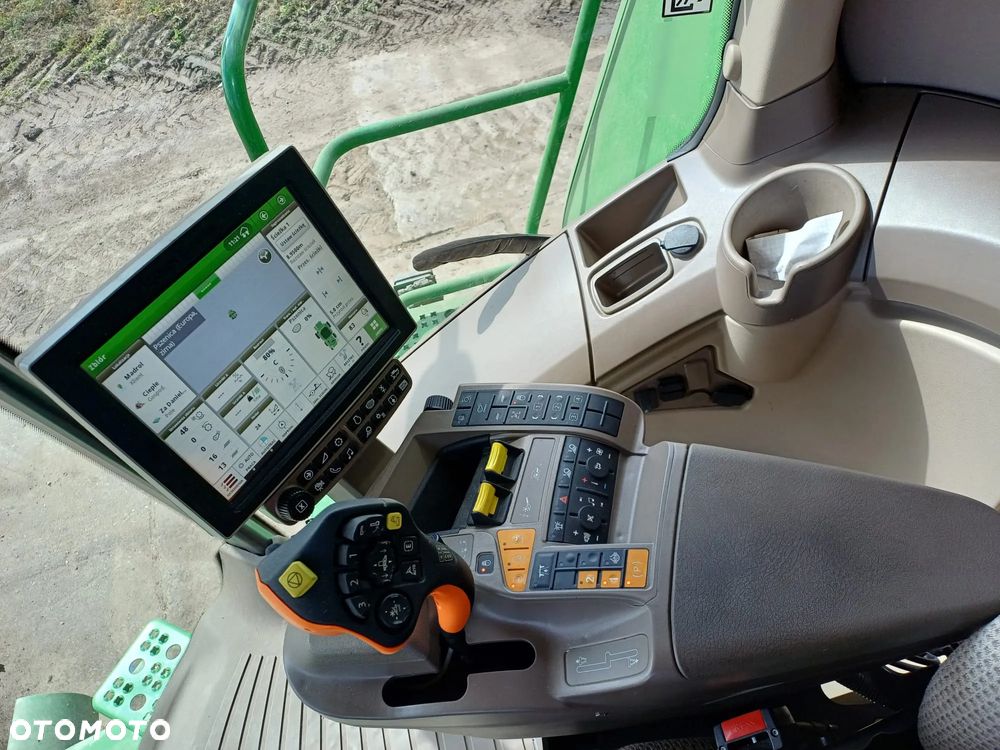 John Deere S790 - 11