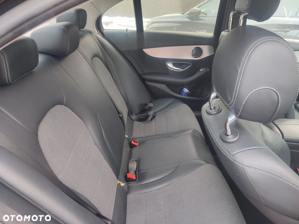 Mercedes-Benz Klasa C 220 d 9G-TRONIC AMG Line - 29