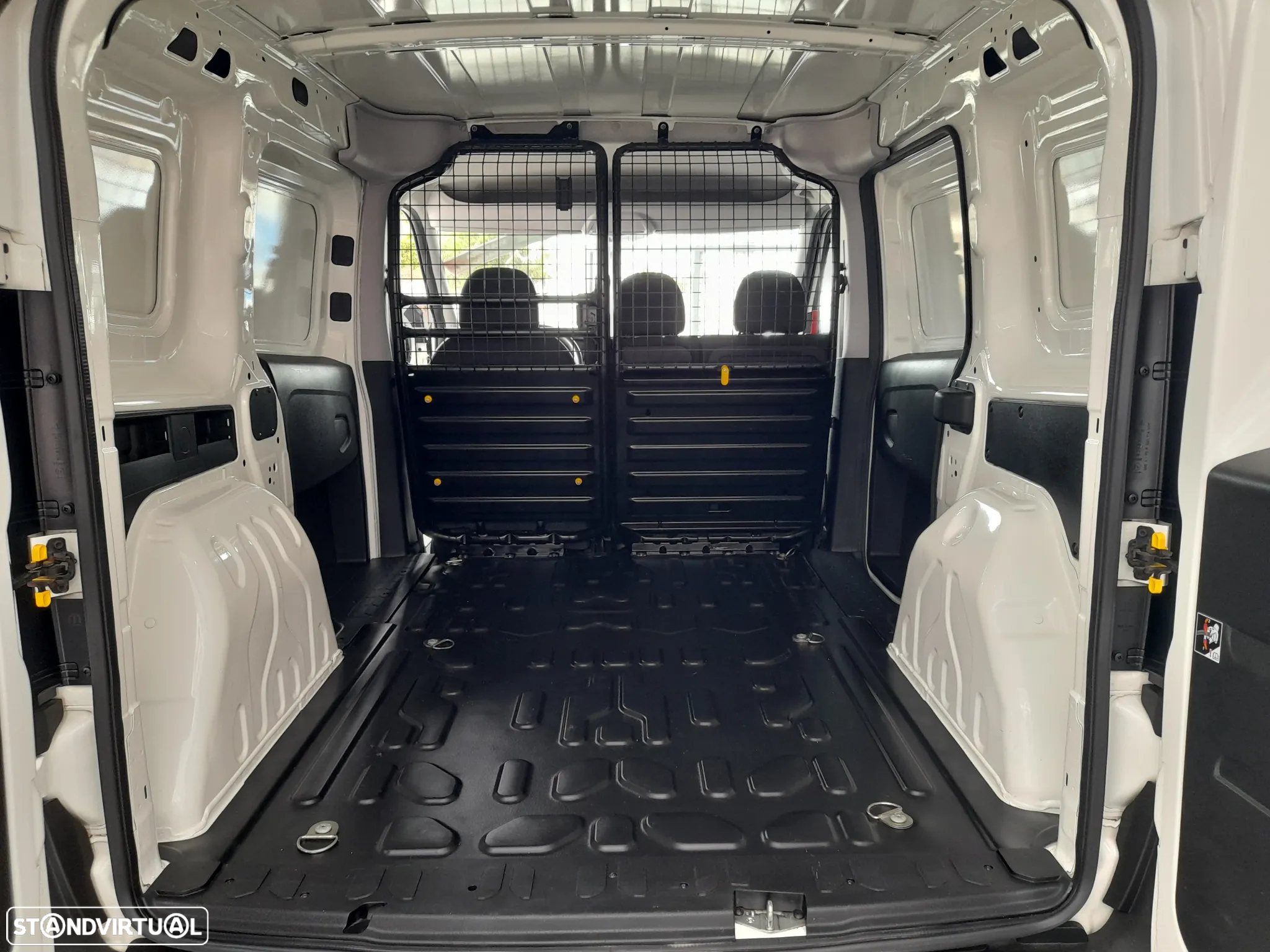 Fiat Doblo 1.3 M-Jet 3 Lugares - 12