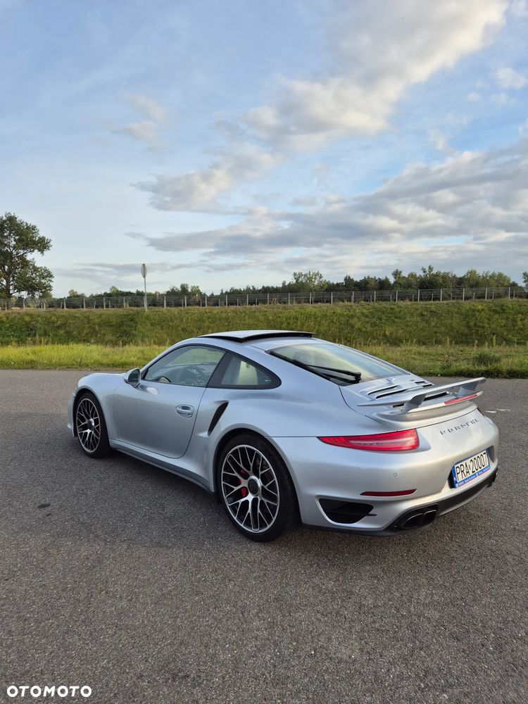 Porsche 911 Turbo - 8