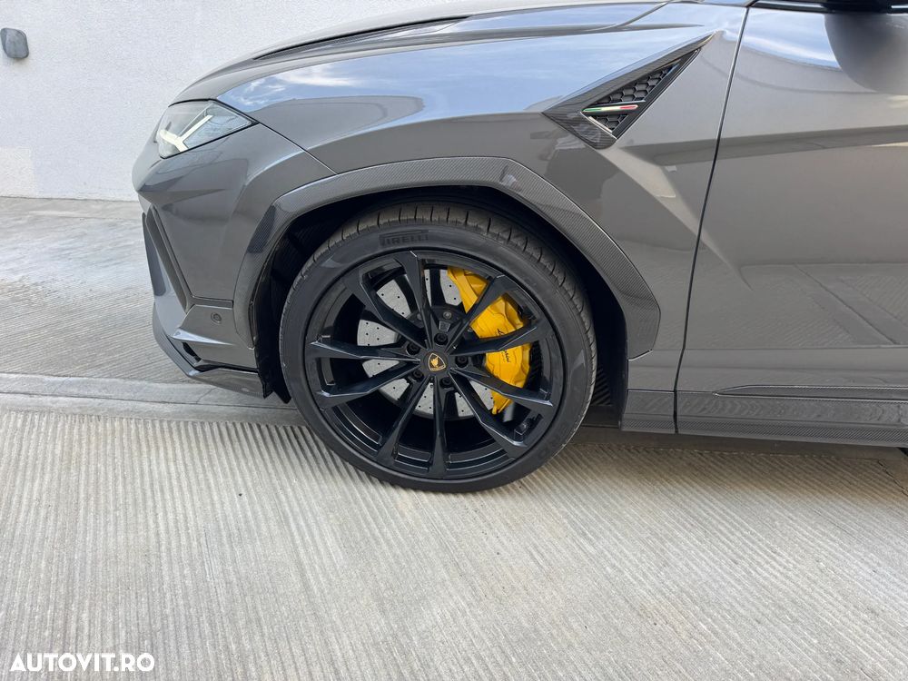 Lamborghini URUS - 26
