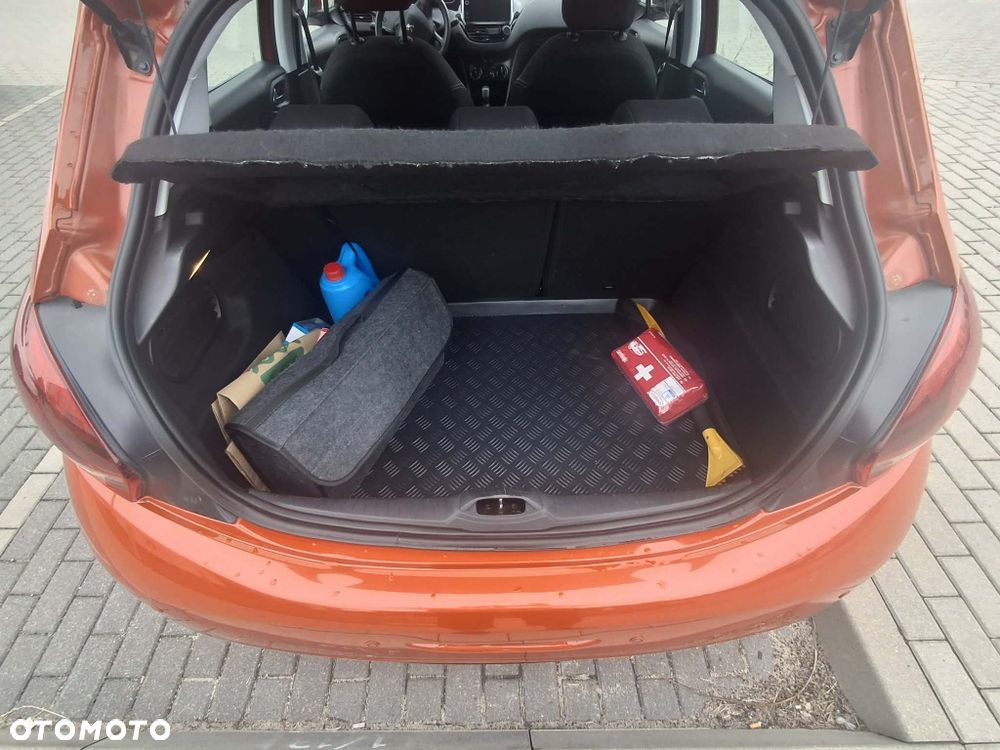 Peugeot 208 - 8