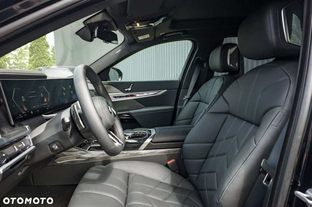 BMW Seria 7 - 16