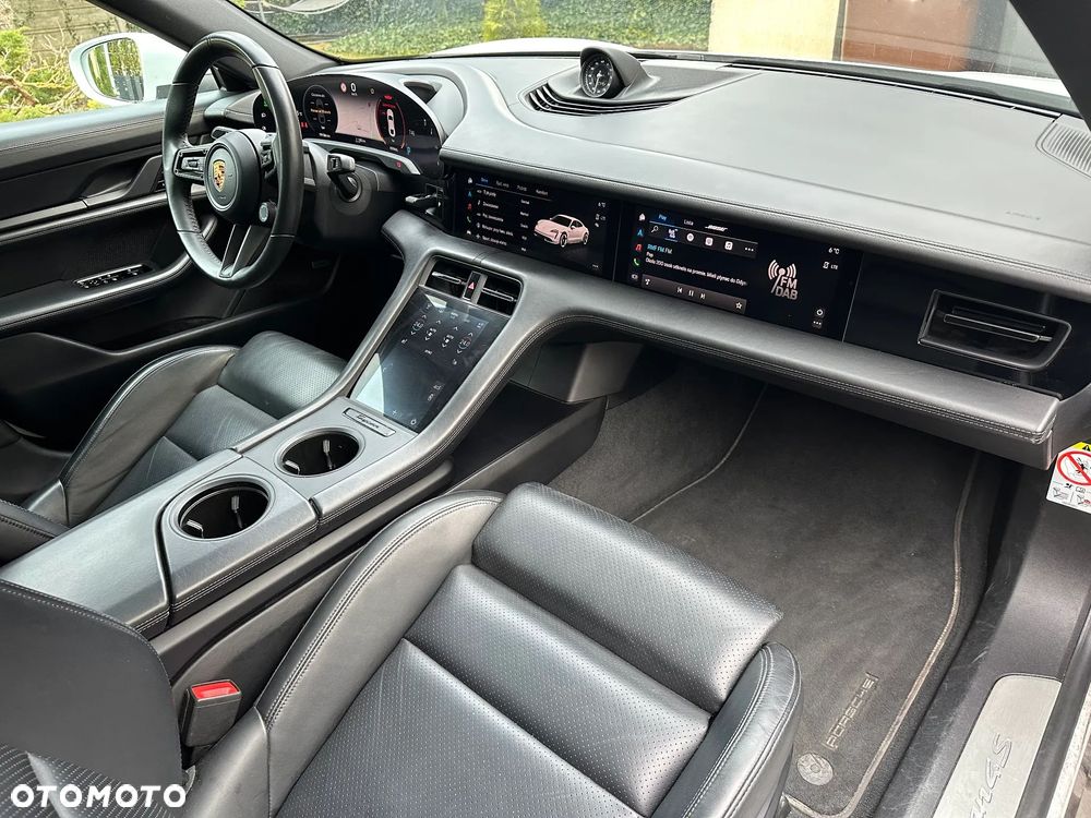 Porsche Taycan - 7
