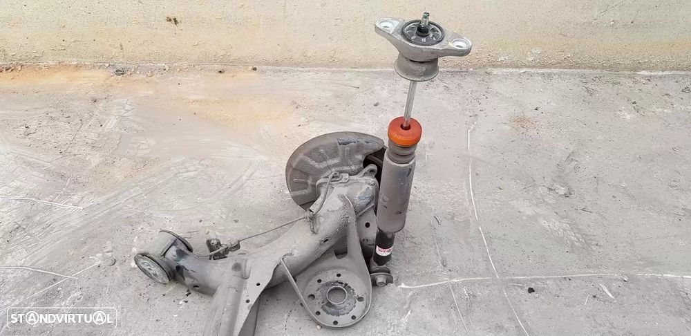 CHARRIOT TRASEIRO KIA CARENS IV 2017 -55100A4560 - 2