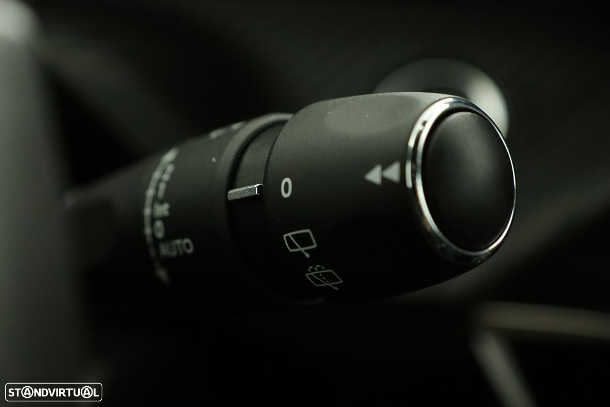 Peugeot 2008 1.2 PureTech Allure - 19