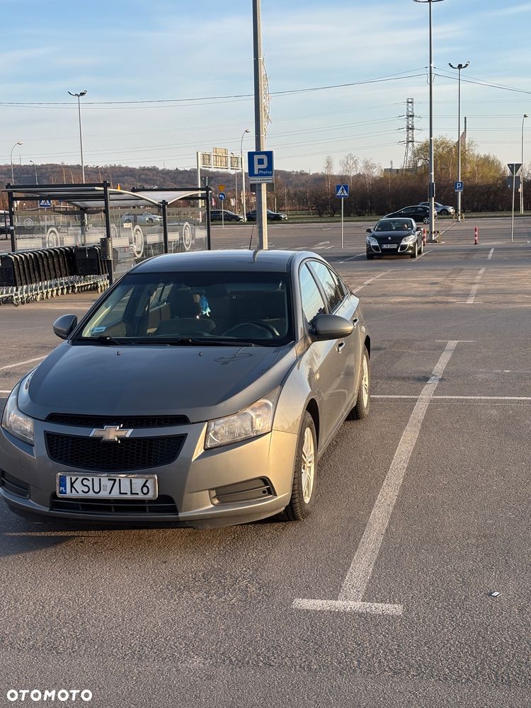 Chevrolet Cruze 1.6 Base - 10