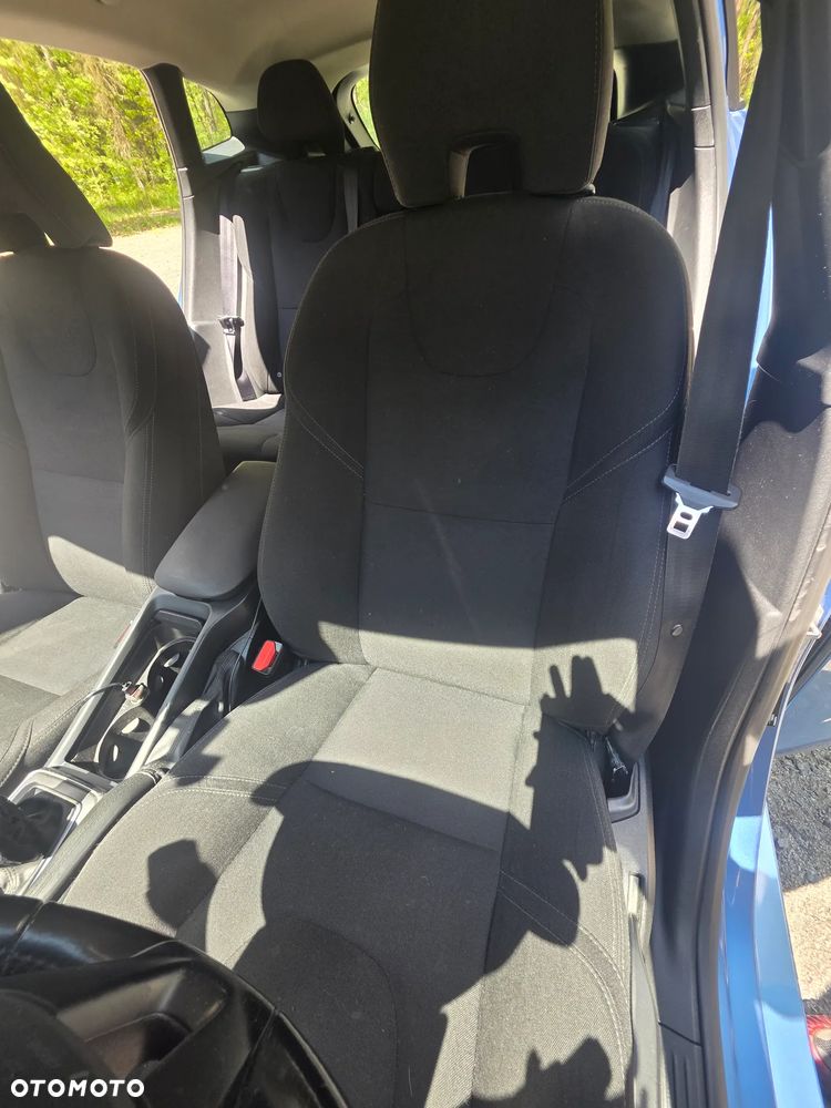 Volvo V40 D4 Momentum - 21