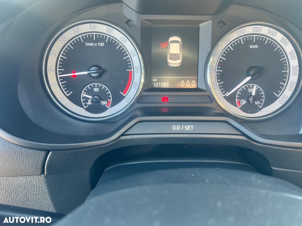 Skoda Octavia 2.0 TDI DSG 4X4 Style - 13