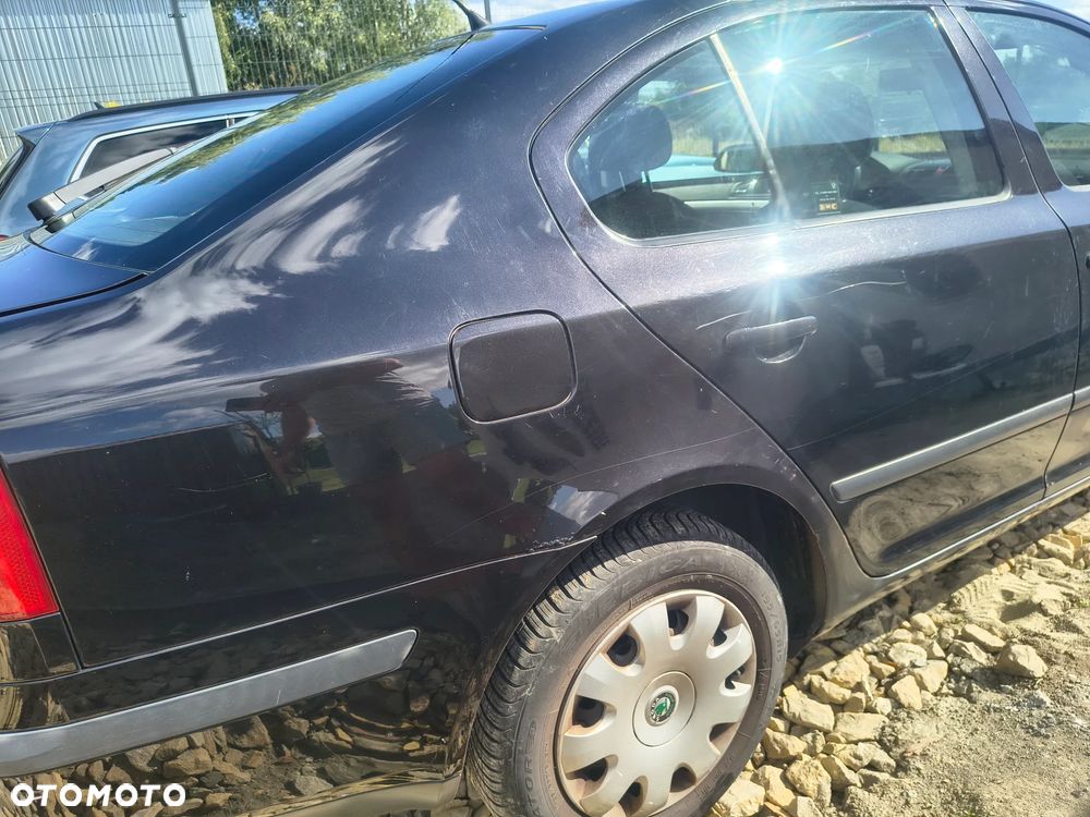 Skoda Octavia 1.6 Ambiente - 8