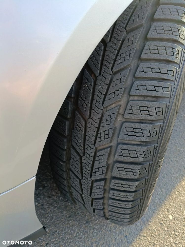 Volkswagen Passat 2.0 TDI DPF Highline - 12