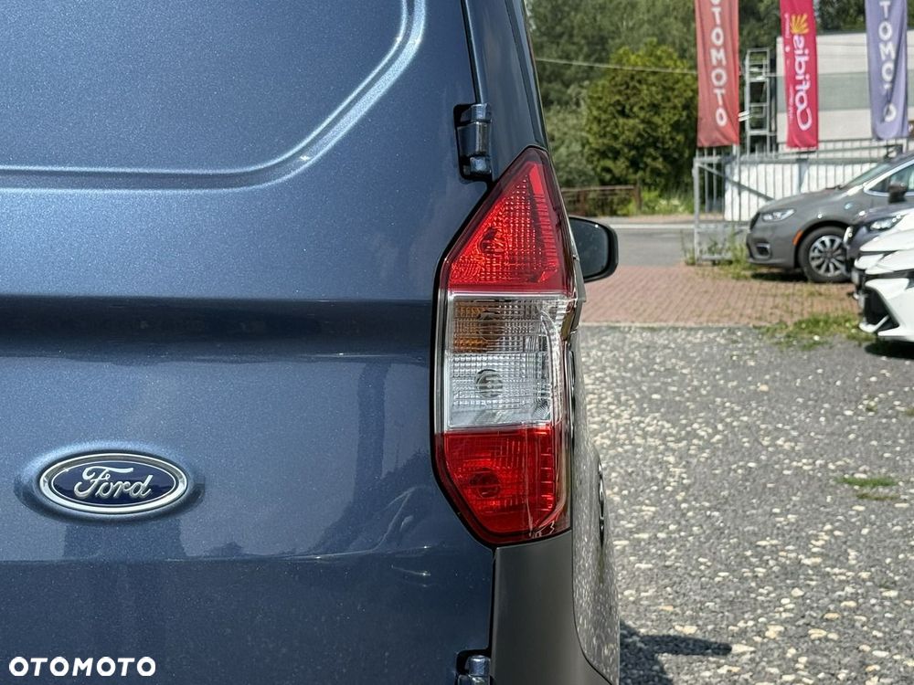 Ford Transit Courier - 9