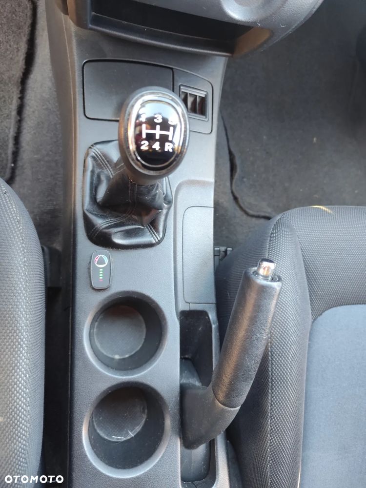 Mitsubishi Outlander - 15