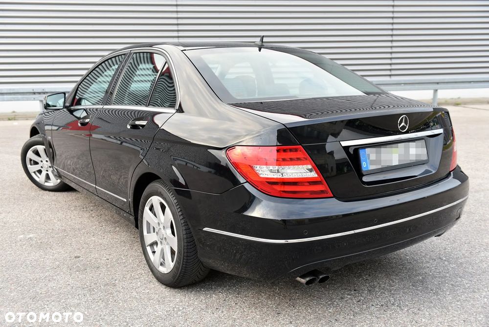 Mercedes-Benz Klasa C 180 BlueEFFICIENCY Avantgarde - 12