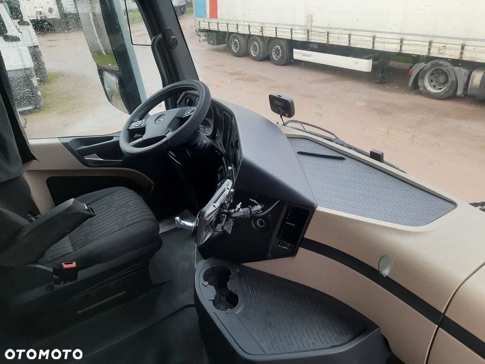 Mercedes-Benz ACTROS - 4