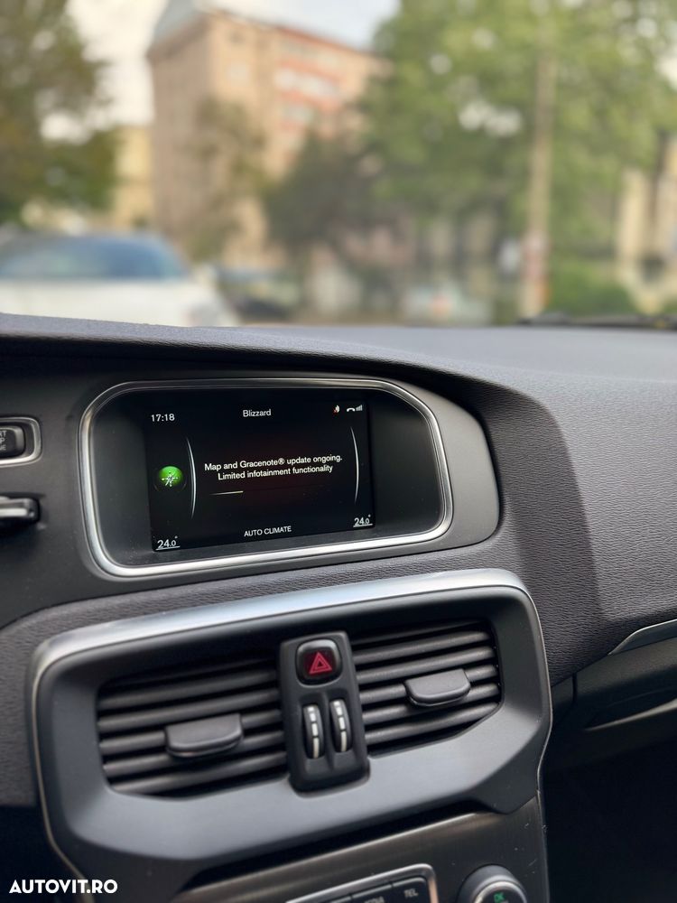 Volvo V40 D4 Momentum - 10