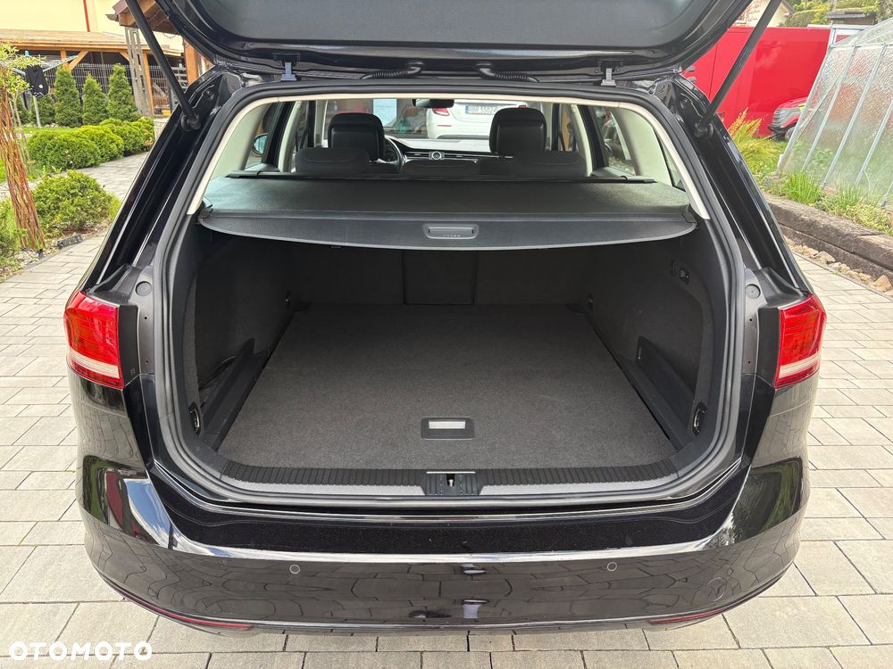 Volkswagen Passat - 16