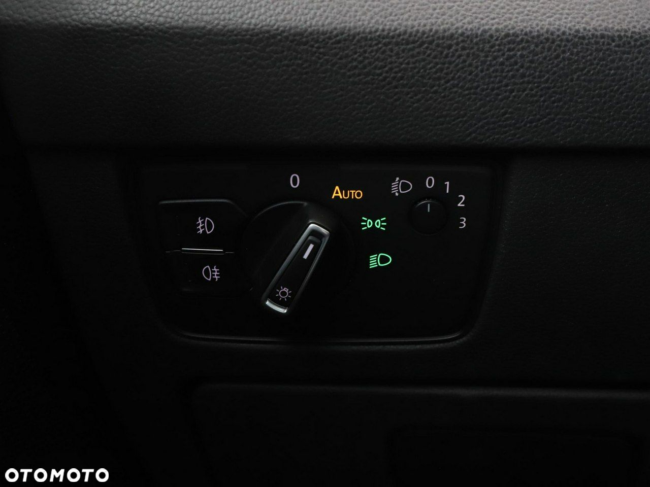 Volkswagen Passat - 31