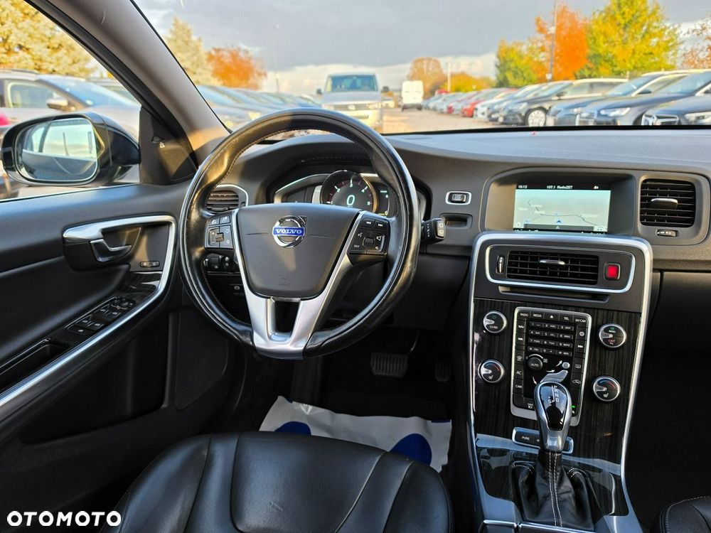 Volvo V60 D6 AWD Plug-in Hybrid Summum - 30