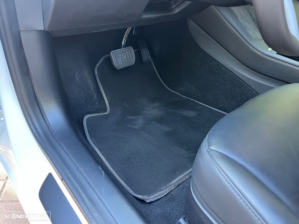 Tesla Model 3 - 13