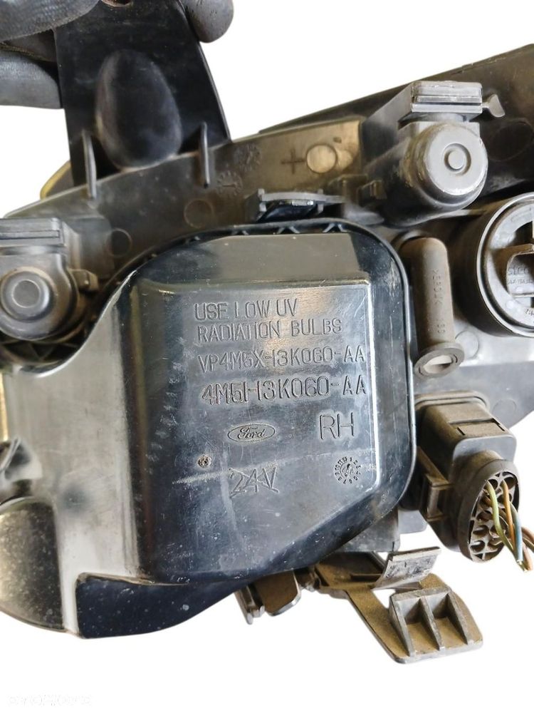 LAMPA PRAWA PRZEDNIA PRZÓD FORD FOCUS MK2 4M51-13K060-AA - 2