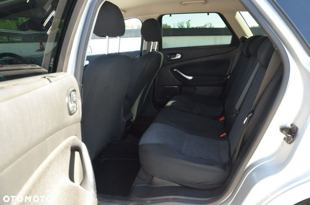 Ford Mondeo - 33