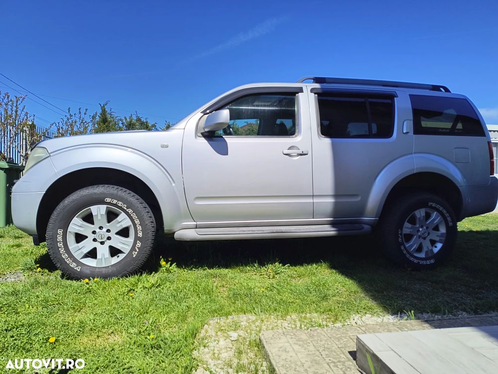 Nissan Pathfinder 2.5 dCi Aut LE - 9