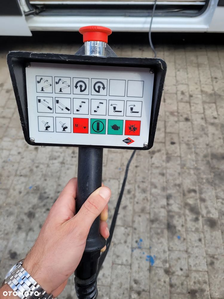 Renault Master podnośnik koszowy zwyżka 12,5 m - 14