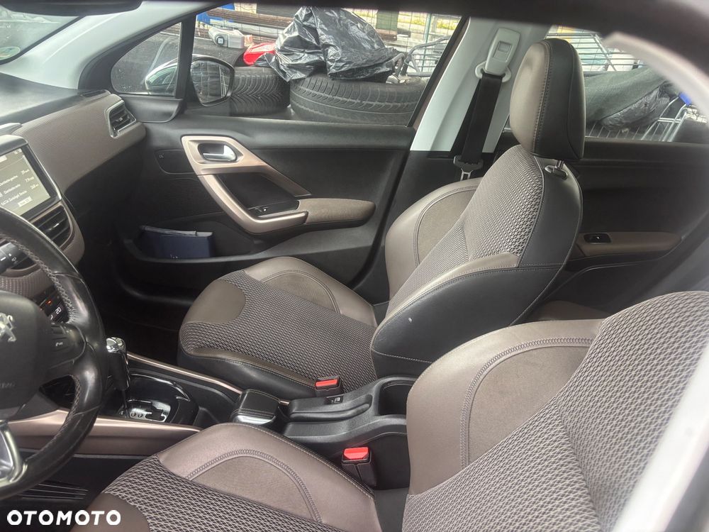 Peugeot 2008 120 VTI Automatik Allure - 17
