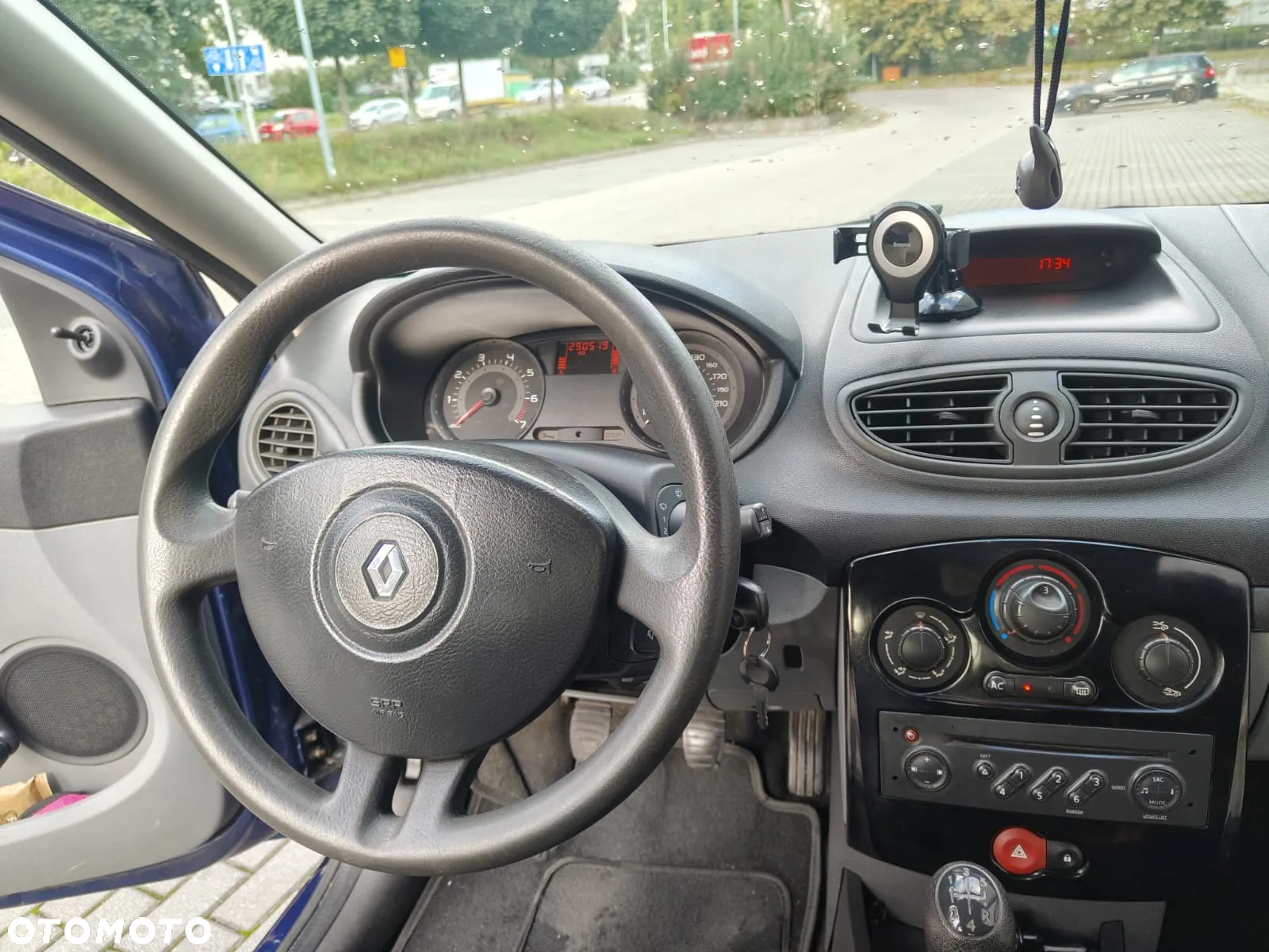 Renault Clio 1.2 16V 75 Collection - 14
